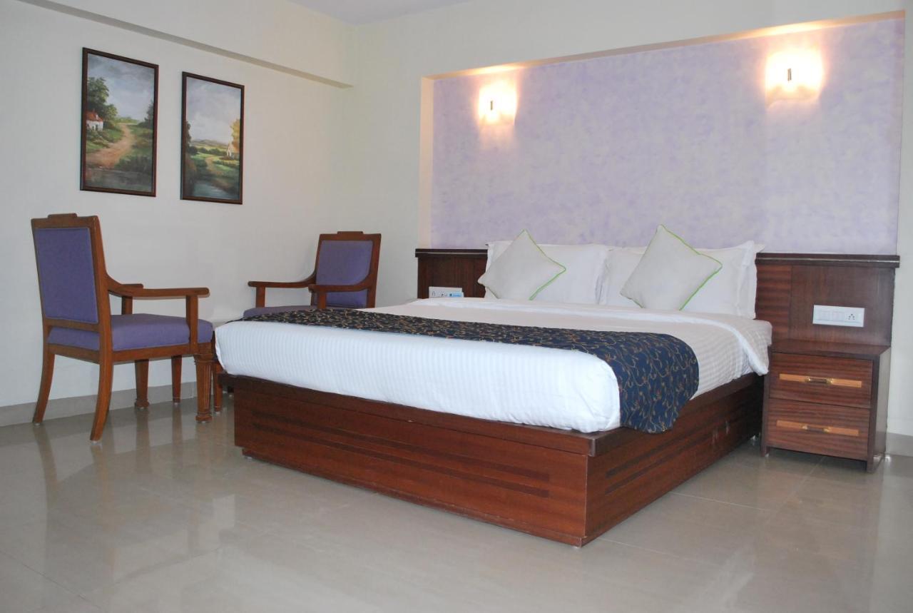 Hotel Abigail Regency Shirdi Extérieur photo
