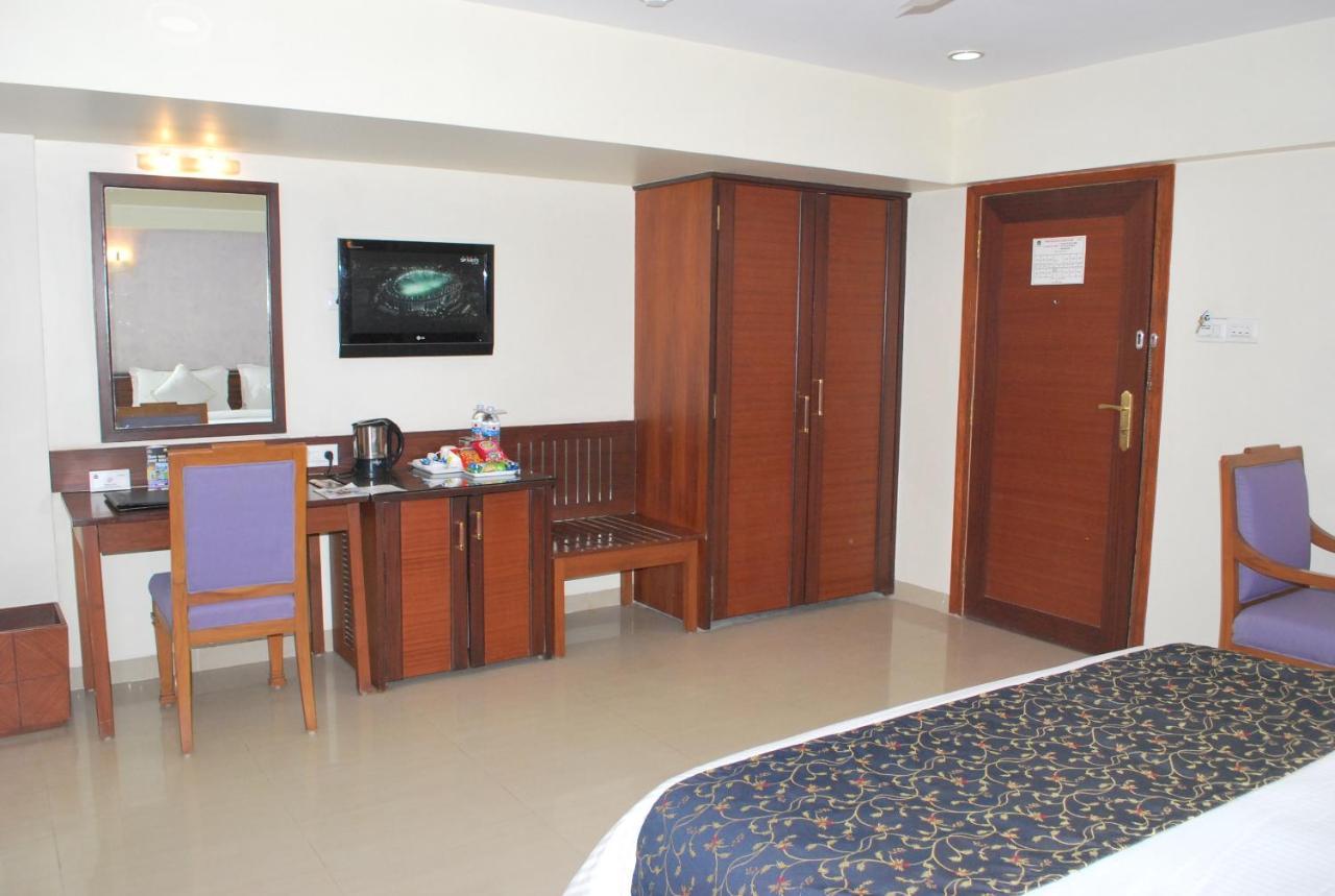Hotel Abigail Regency Shirdi Extérieur photo
