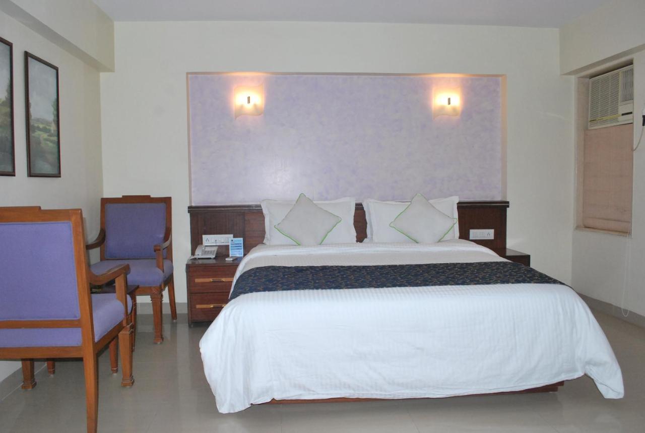 Hotel Abigail Regency Shirdi Extérieur photo