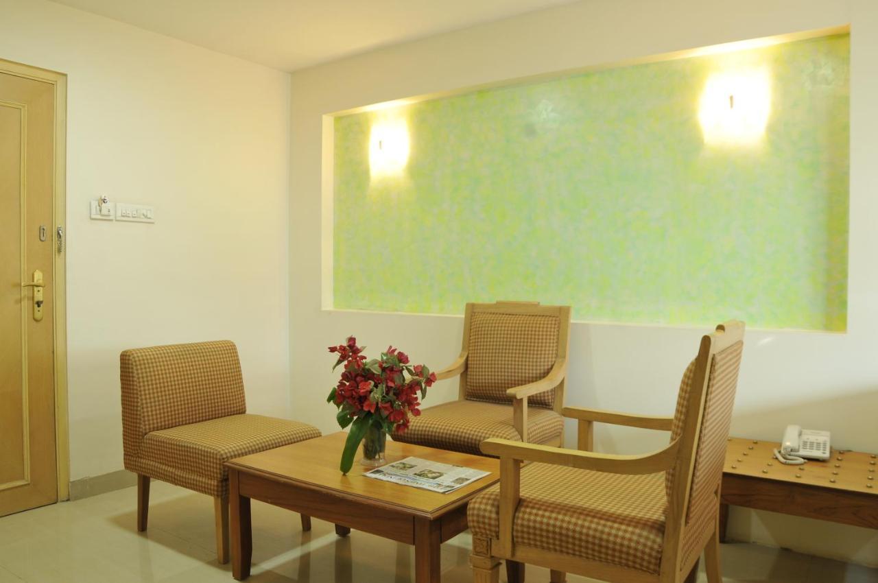 Hotel Abigail Regency Shirdi Extérieur photo