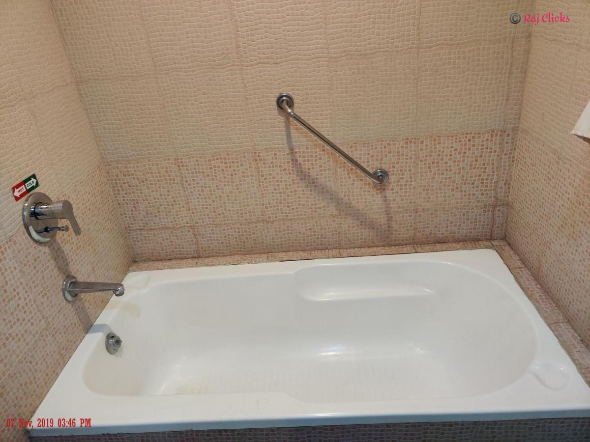 Hotel Abigail Regency Shirdi Extérieur photo