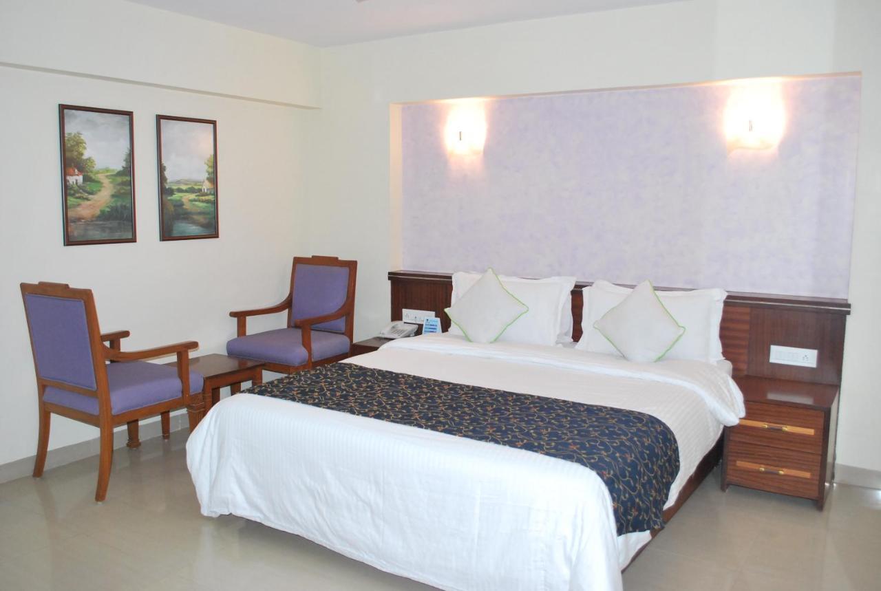 Hotel Abigail Regency Shirdi Extérieur photo