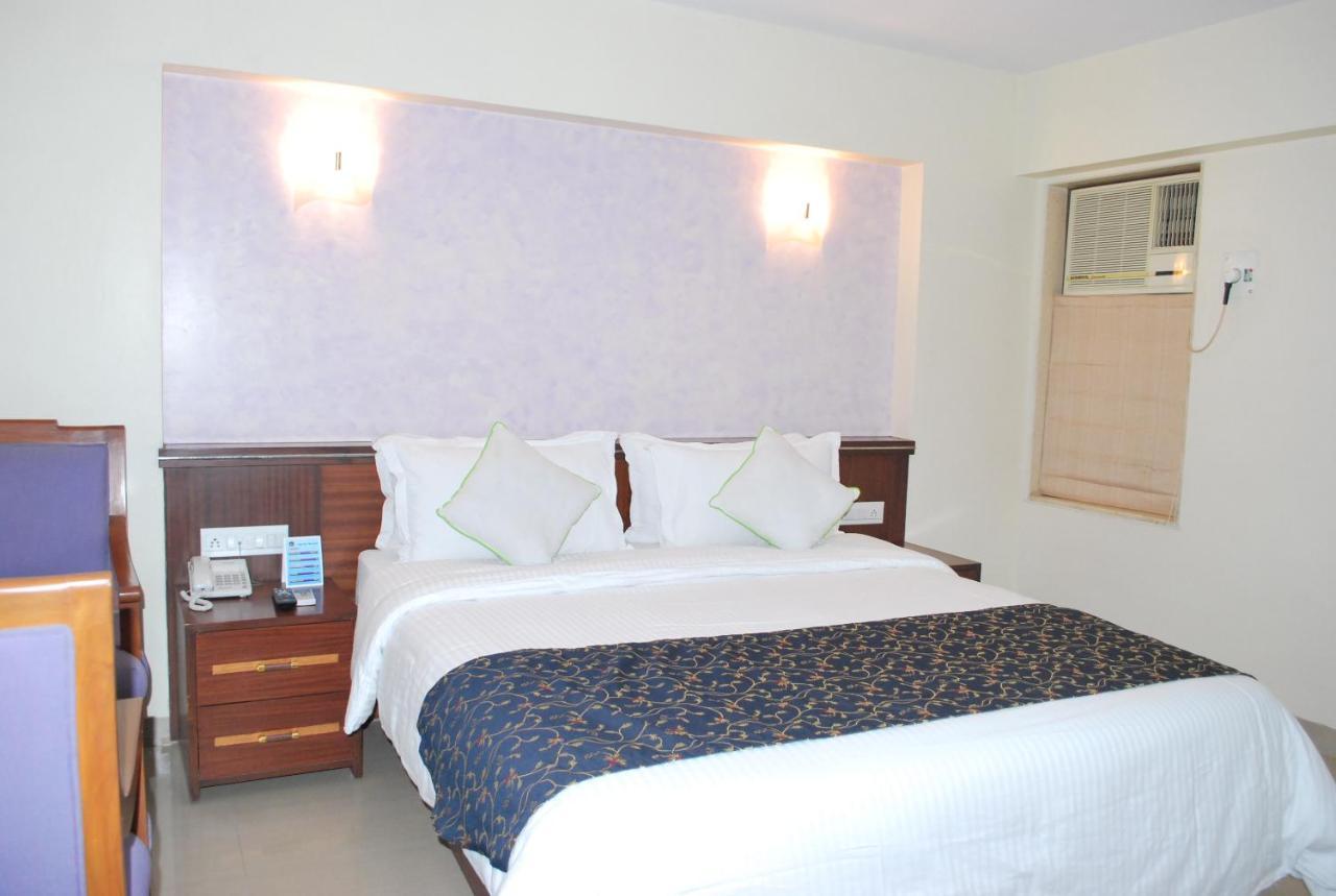 Hotel Abigail Regency Shirdi Extérieur photo