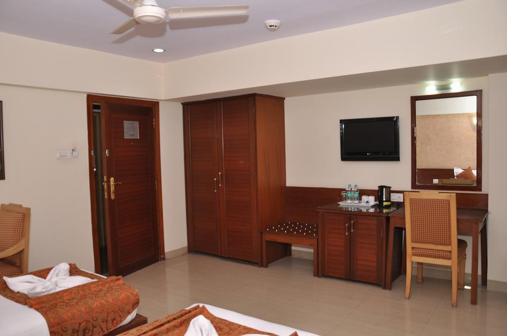 Hotel Abigail Regency Shirdi Extérieur photo