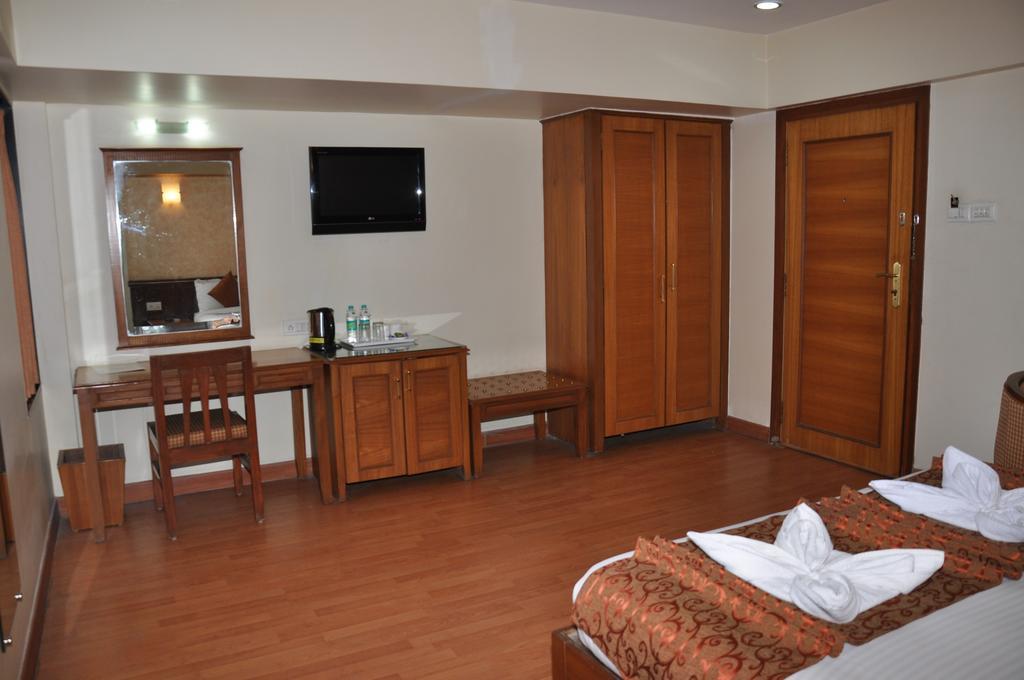 Hotel Abigail Regency Shirdi Extérieur photo