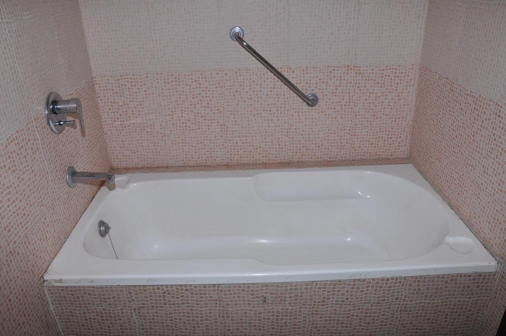 Hotel Abigail Regency Shirdi Extérieur photo