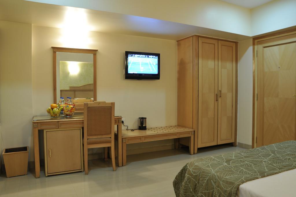 Hotel Abigail Regency Shirdi Extérieur photo