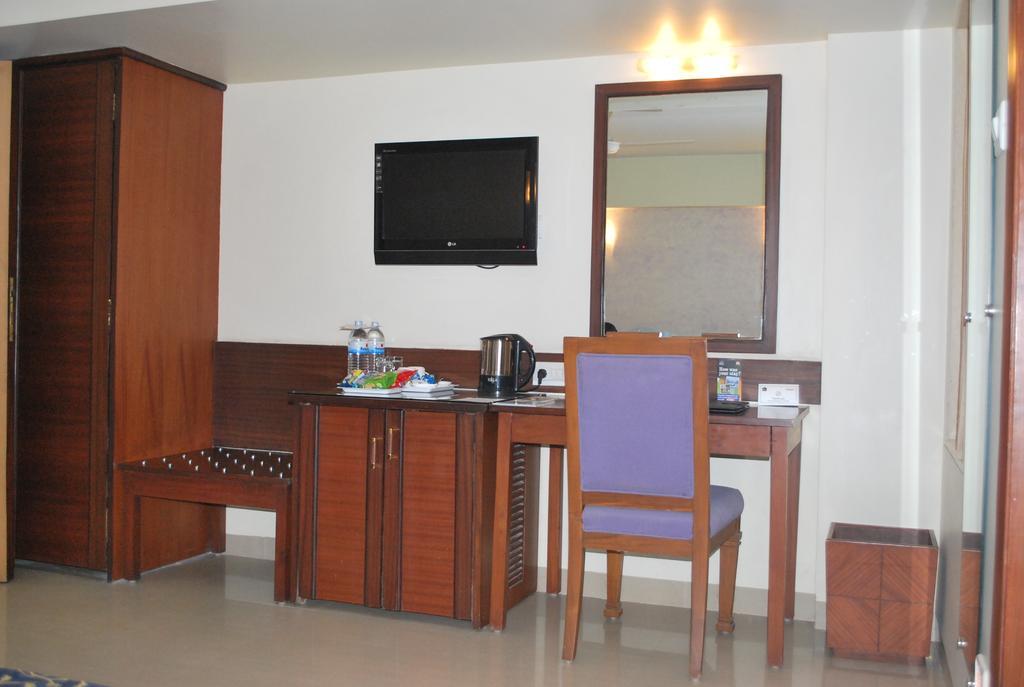 Hotel Abigail Regency Shirdi Extérieur photo