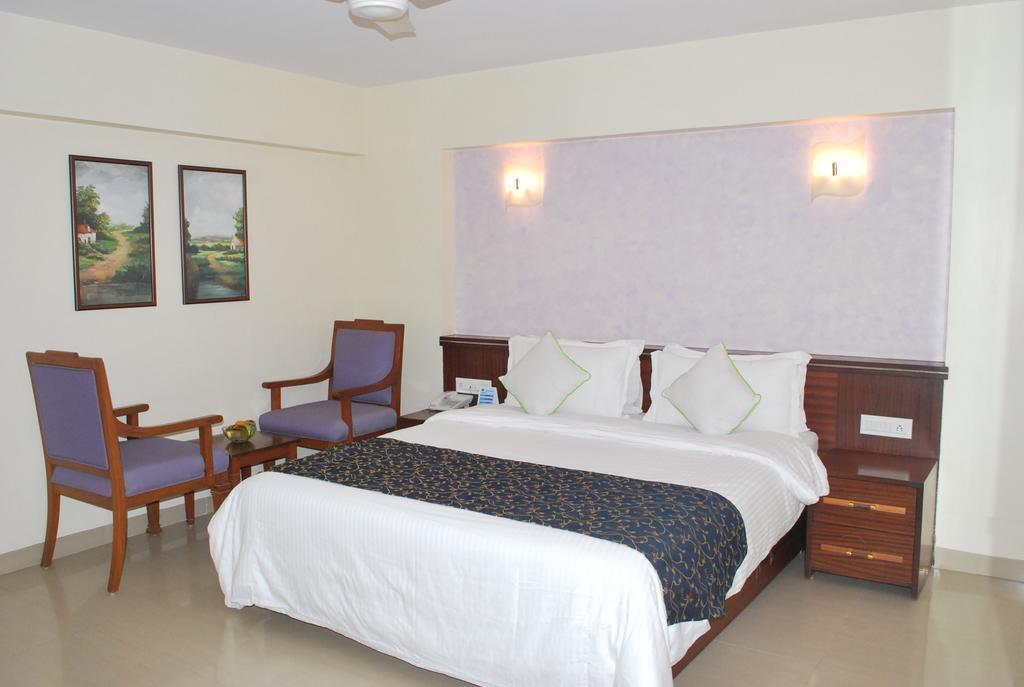 Hotel Abigail Regency Shirdi Extérieur photo