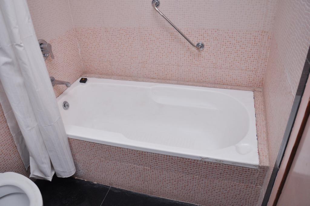 Hotel Abigail Regency Shirdi Extérieur photo