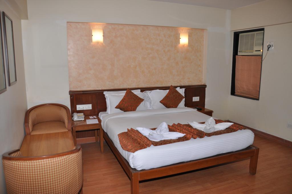 Hotel Abigail Regency Shirdi Extérieur photo