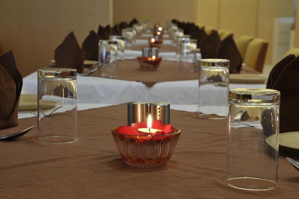 Hotel Abigail Regency Shirdi Extérieur photo